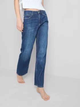 Jeans de cintura alta e perna reta