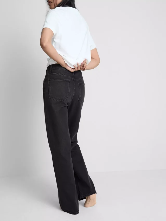 Jeans de cintura alta e perna reta
