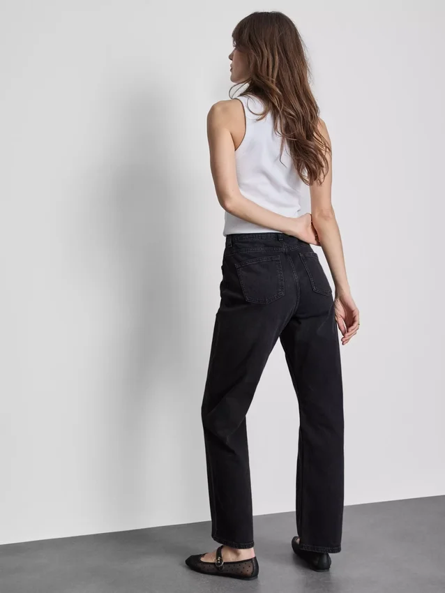Jeans de cintura alta e perna reta