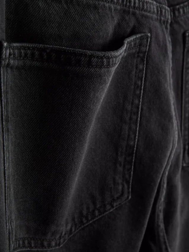 Jeans de cintura alta e perna reta