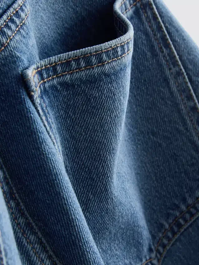 Jeans de cintura alta e perna reta
