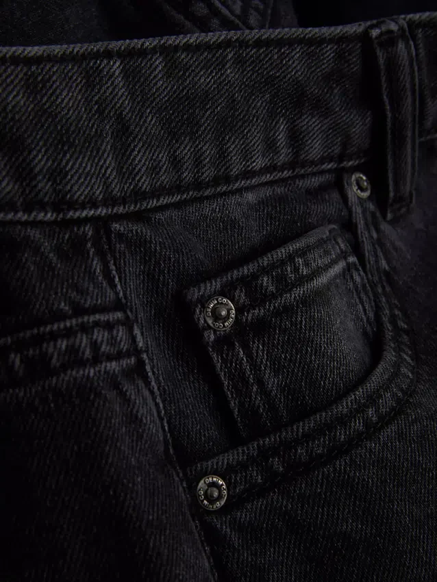 Jeans de cintura alta e perna reta