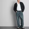 Jeans de cintura média, corte reto e estilo descontraído