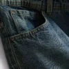 Jeans de cintura média, corte reto e estilo descontraído