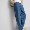 Jeans de cintura média e corte descontraído