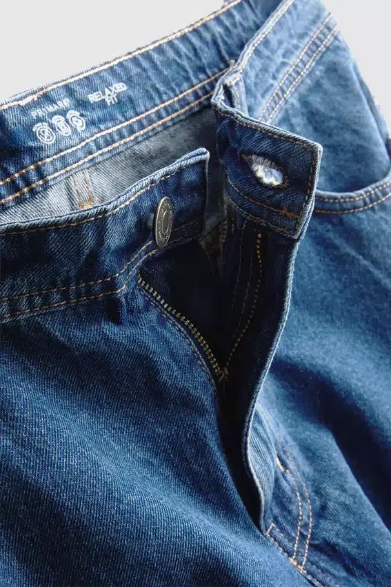 Jeans de cintura média e corte descontraído