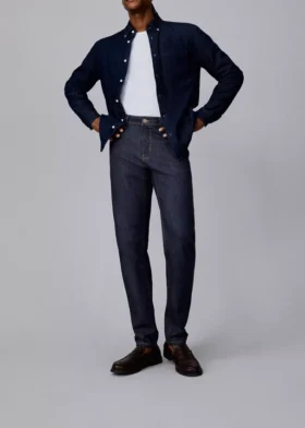 Jeans de cintura média e corte justo
