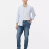 Jeans de cintura média e corte justo
