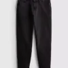 Jeans de cintura média e corte justo