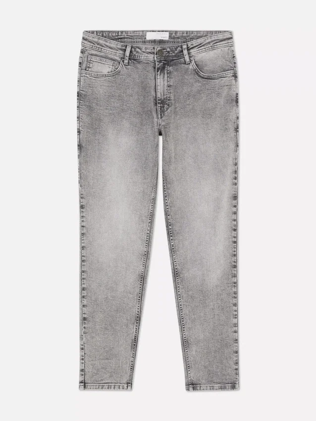 Jeans de cintura média e corte justo