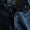Jeans de cintura média e corte justo