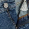 Jeans de cintura média e corte justo