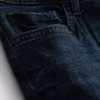 Jeans de cintura média e corte justo