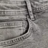 Jeans de cintura média e corte justo
