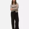 Jeans de cintura média e perna larga