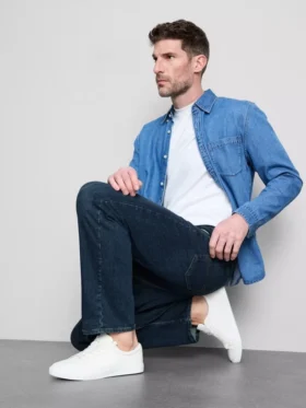 Jeans de cintura média e perna reta