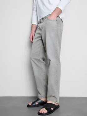 Jeans de cintura média e perna reta