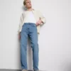 Jeans de cintura média e perna reta