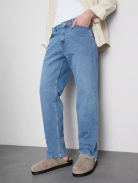 Jeans de cintura média e perna reta
