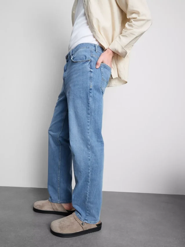 Jeans de cintura média e perna reta