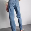 Jeans de cintura média e perna reta