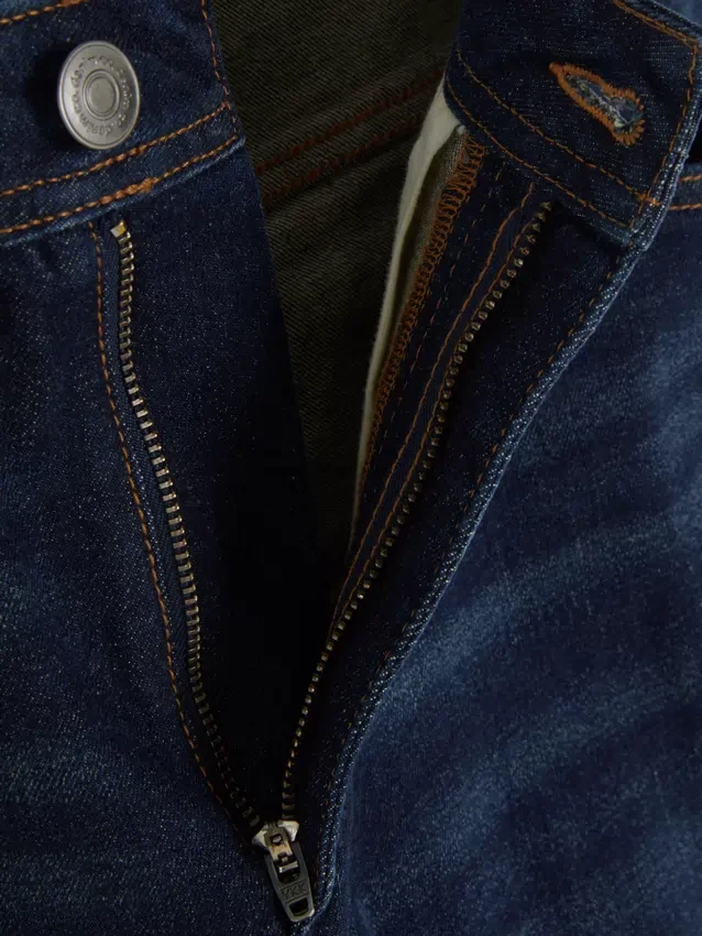 Jeans de cintura média e perna reta