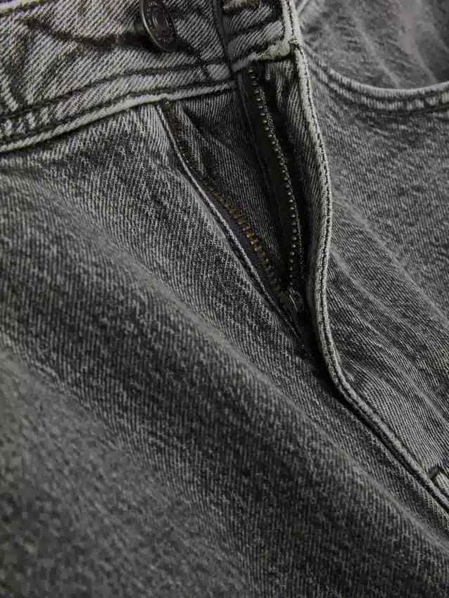 Jeans de cintura média e perna reta