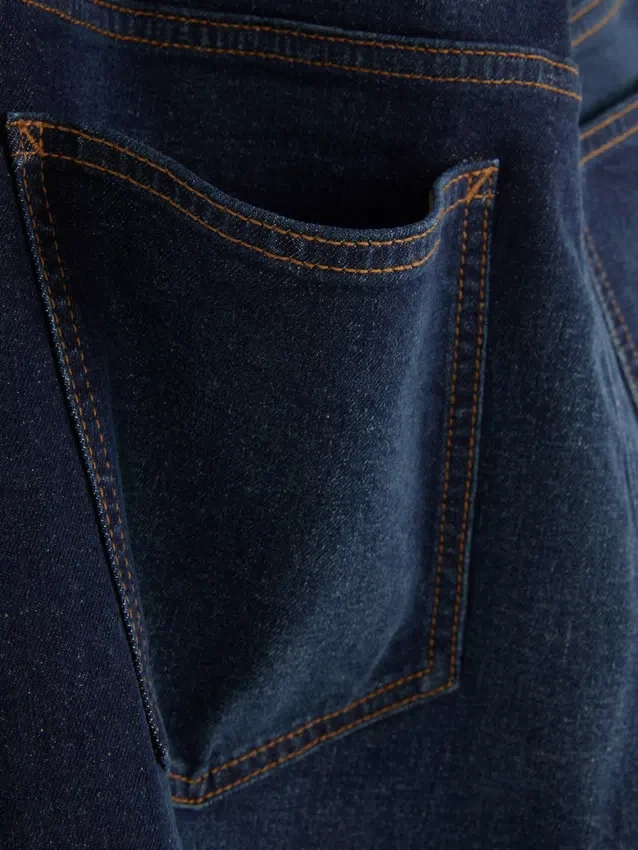 Jeans de cintura média e perna reta