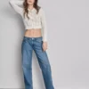 Jeans de corte reto, cintura baixa e estilo descontraído