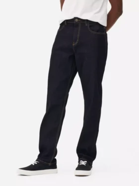 Jeans de corte reto e cintura média