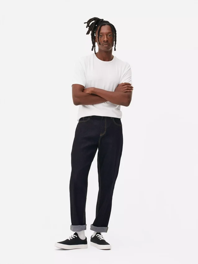 Jeans de corte reto e cintura média
