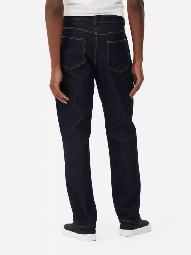 Jeans de corte reto e cintura média