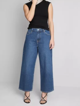 Jeans de ganga curtos de perna larga