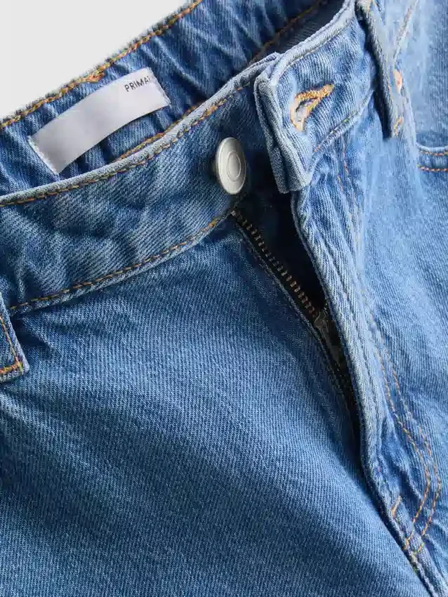 Jeans de ganga curtos de perna larga