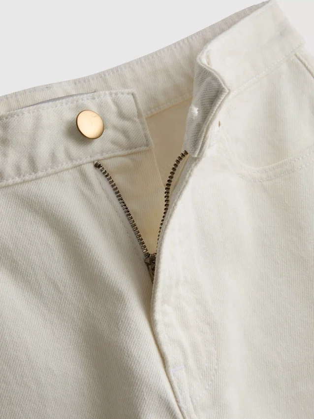 Jeans de ganga curtos de perna larga