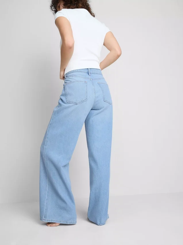 Jeans de ganga de algodão, cintura média e perna larga