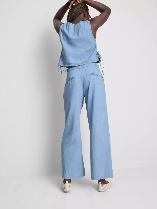 Jeans de ganga de algodão com pregas e perna larga