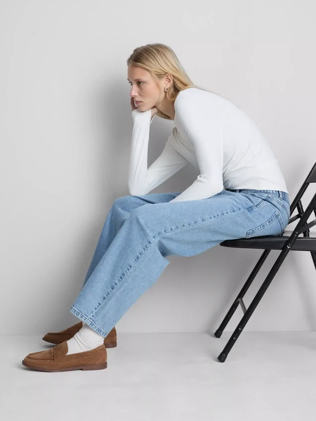 Jeans de ganga de algodão de cintura alta e corte afunilado