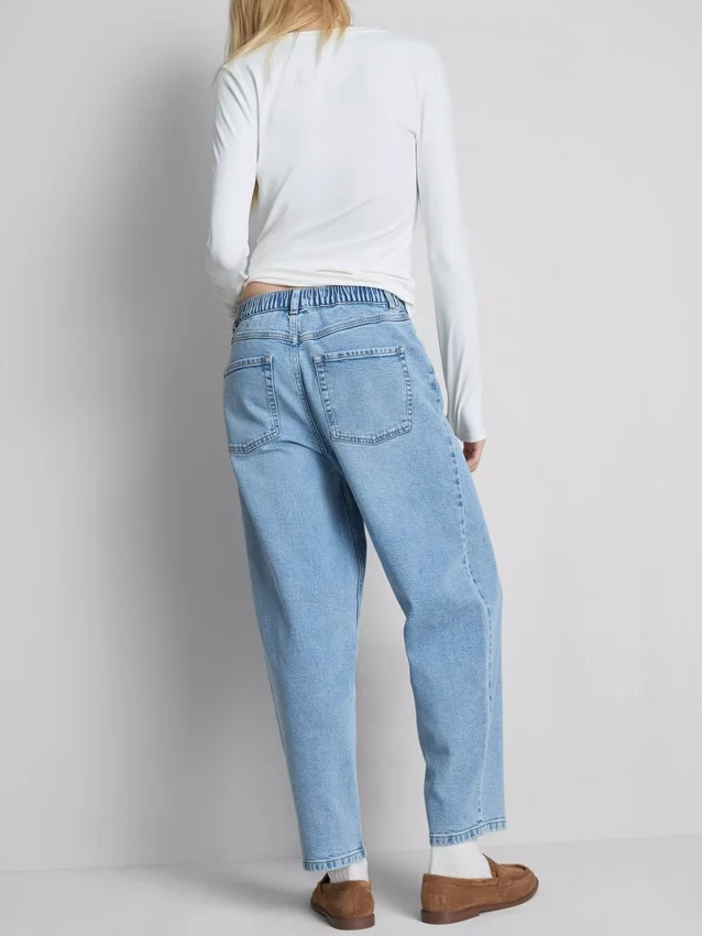 Jeans de ganga de algodão de cintura alta e corte afunilado