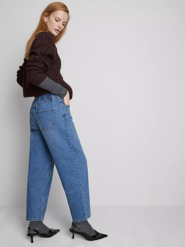 Jeans de ganga de algodão de cintura alta e corte afunilado