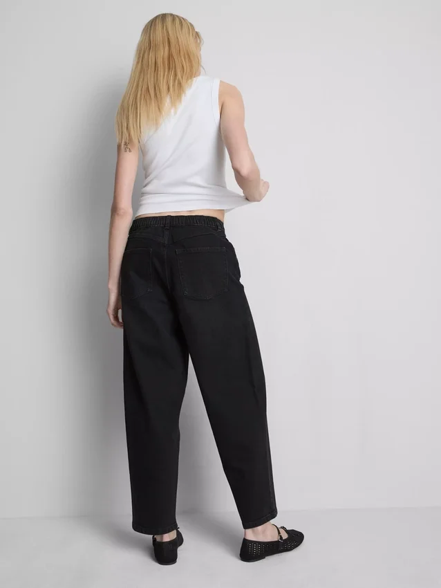Jeans de ganga de algodão de cintura alta e corte afunilado