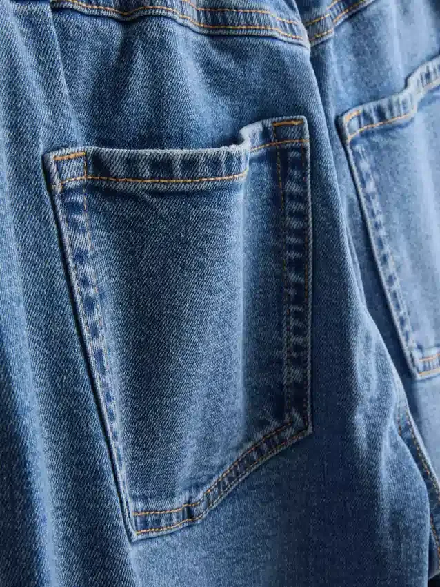 Jeans de ganga de algodão de cintura alta e corte afunilado