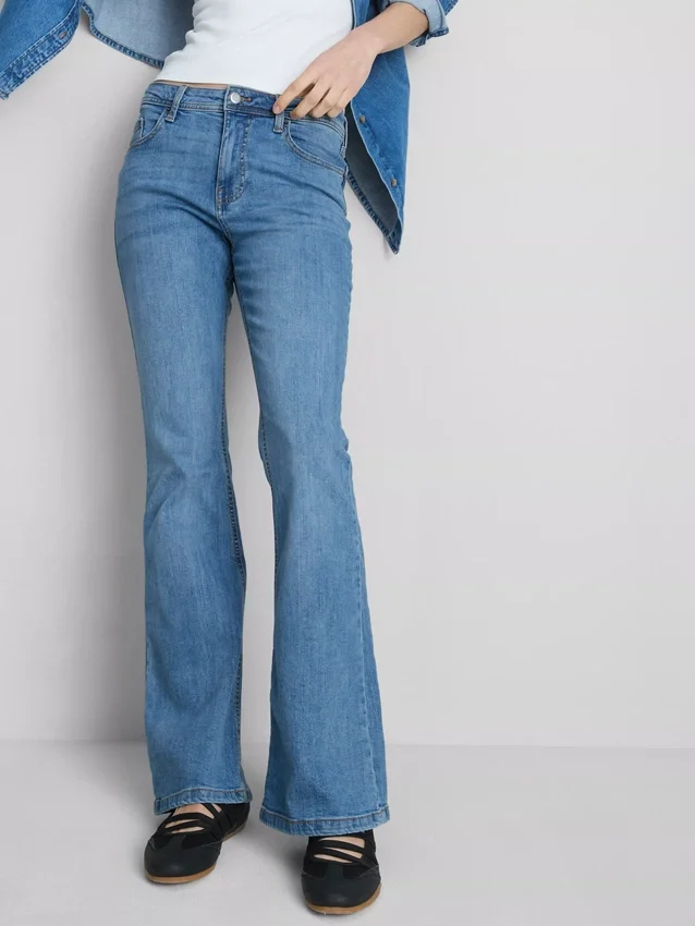 Jeans de ganga de algodão, de cintura média e perna larga