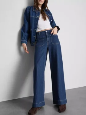 Jeans de perna larga com bolsos à frente