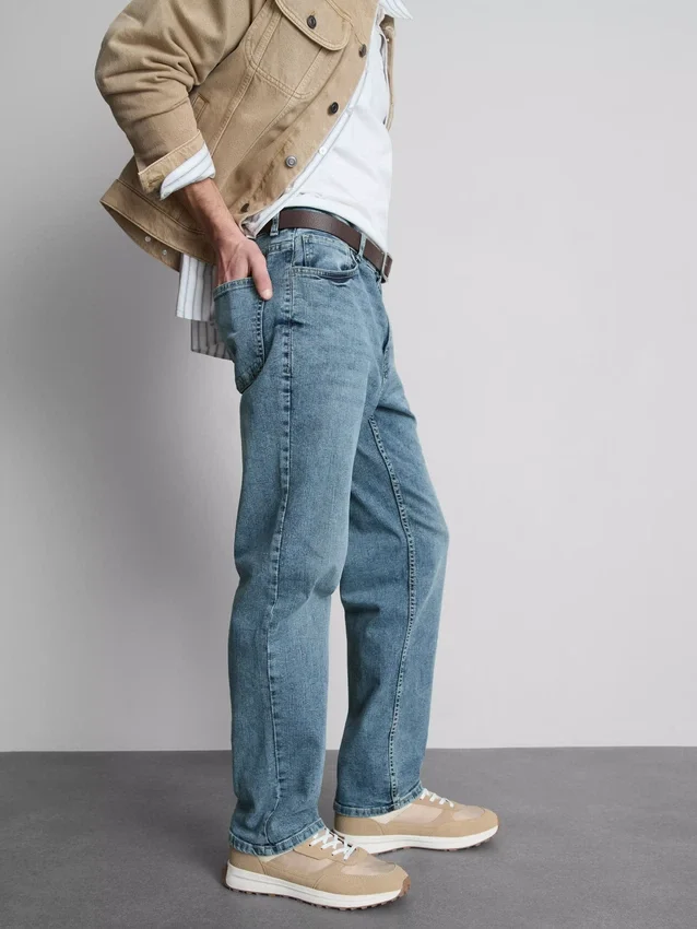 Jeans elásticos de perna reta