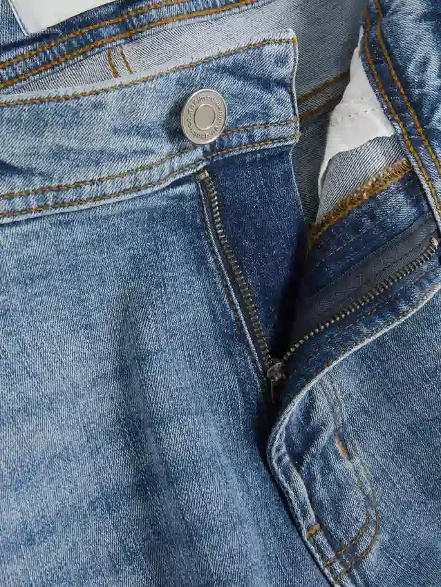 Jeans elásticos de perna reta