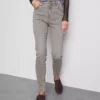Jeans justos com elevado teor de algodão