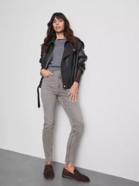 Jeans justos com elevado teor de algodão
