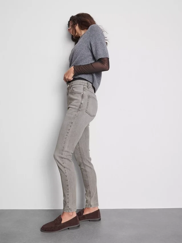 Jeans justos com elevado teor de algodão