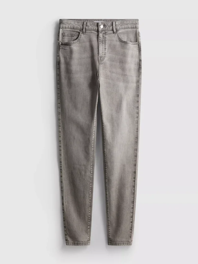 Jeans justos com elevado teor de algodão